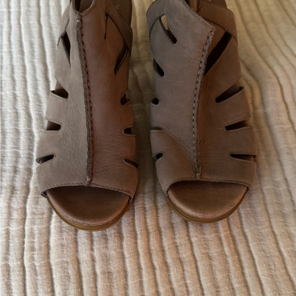 Women's Brown Open-Toe Sandals